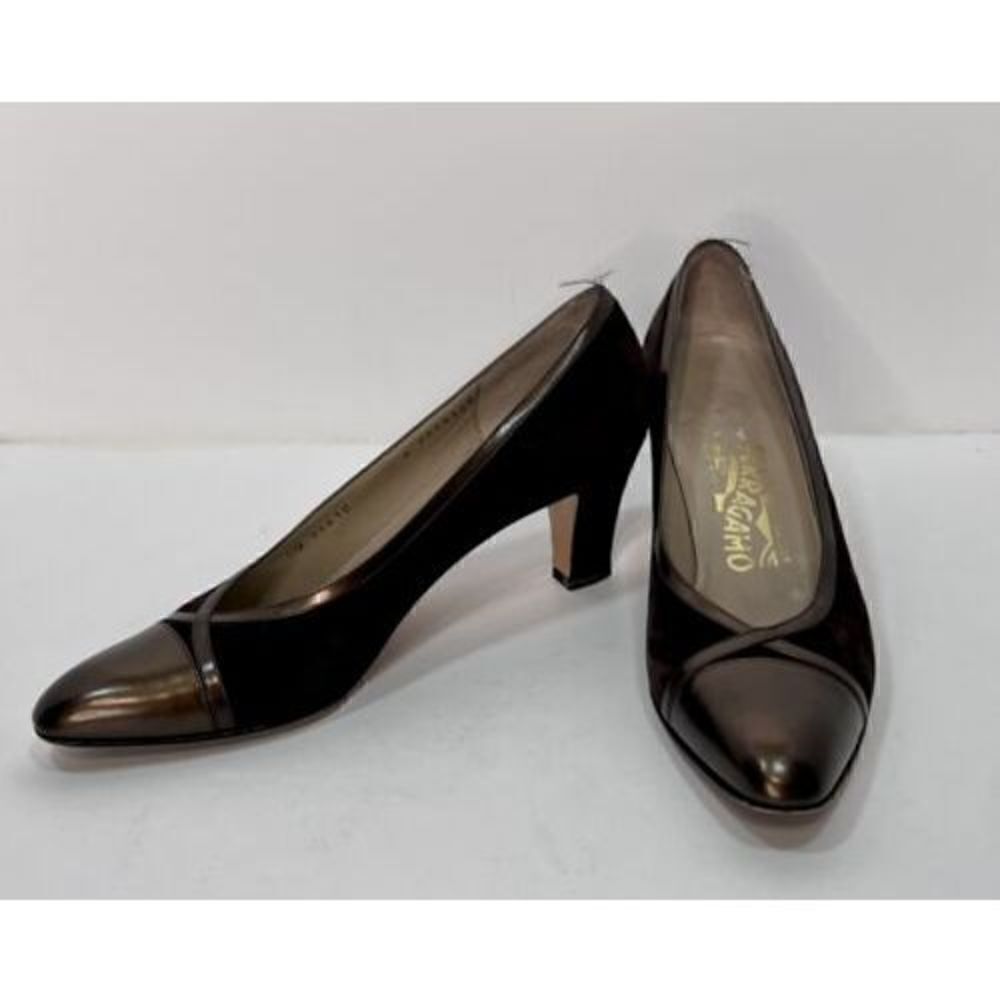 Salvatore Ferragamo Italy DQ34408 Brown Sueded Leather Cap Toe Heels Size 9AAAA